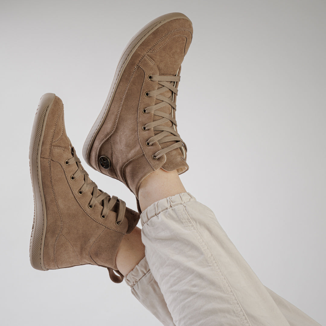 Rutsu Earth Fusion Leather Barefoot Sneakers in brown